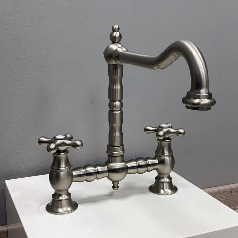 PB Torneira de Cozinha Nostálgica para Pia, Bico Angular em Aço Inoxidável com Botões Estrela PBN.RVS.H.ST