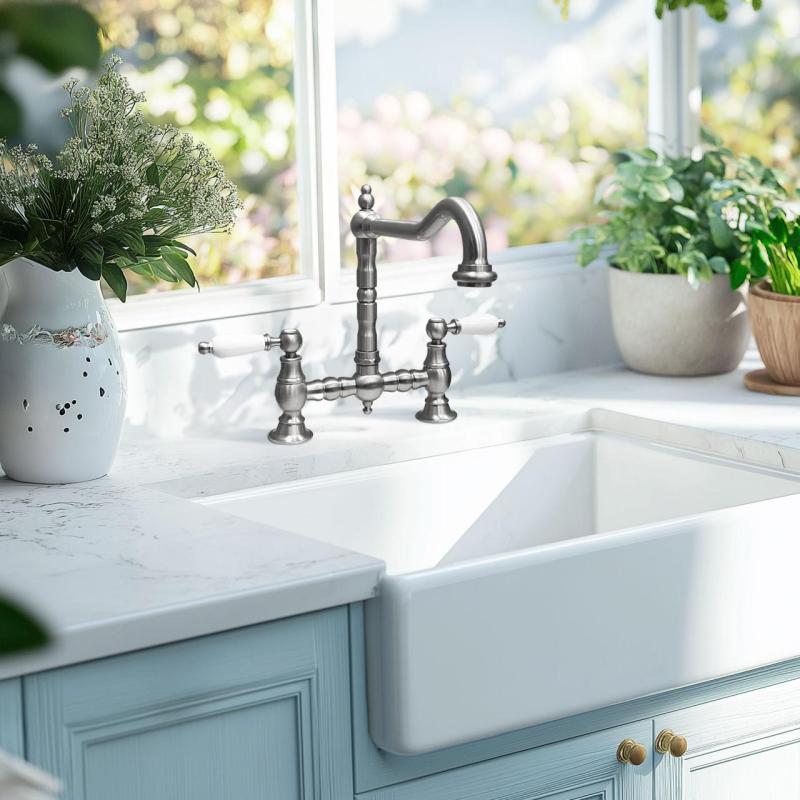 PB Torneira de Cozinha Nostálgica para Ilha em Aço Inoxidável com Bica Angular e Alavancas Brancas PBN.RVS.H.WH