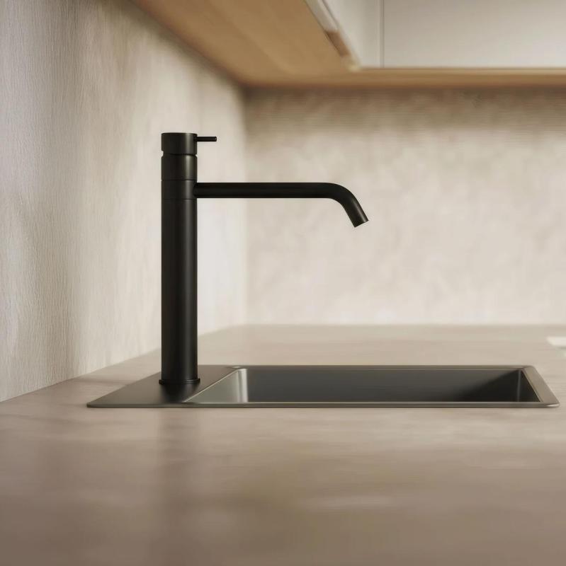 Waterevolution Flow misturador de cozinha preto fosco T150PR