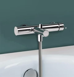 Waterevolution Flow misturador de banheira com conjunto de chuveiro manual cromado T13001