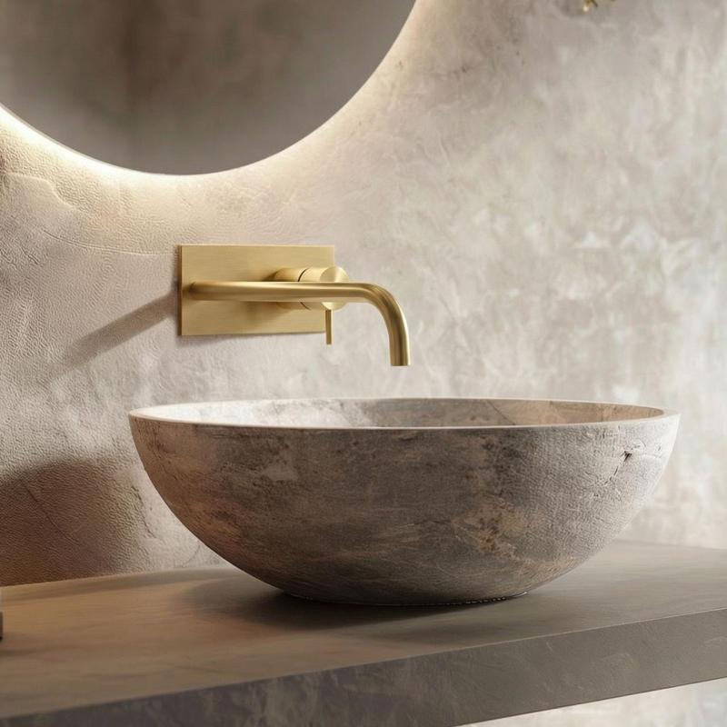 Torneira de lavatório embutida Waterrevolution Flow com placa de cobertura em latão escovado com bico de 21 cm T1161LE-21