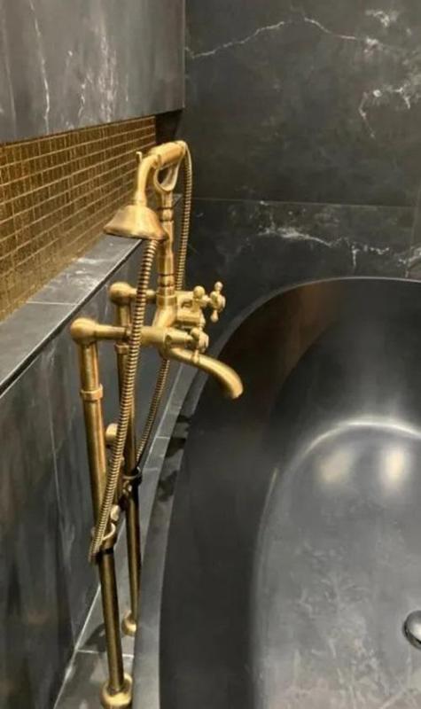 PB Torneira de Banheira Independente Nostálgica com Botões Estrela Bronze 6000