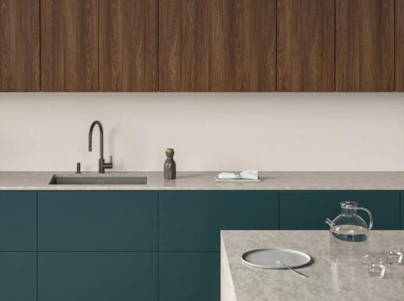 Torneira de Cozinha Franke Eos Neo com bico extensível e spray em PVD Gun Metal 115.0628.256