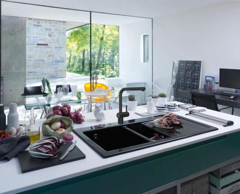 Franke torneira de cozinha com sensor preto escovado Atlas Neo com bica extensível 115.0625.527