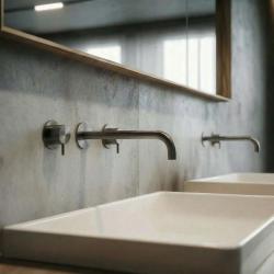 Torneira de lavatório embutida Waterrevolution Flow de 3 furos PVD Gun metal com bico de 21 cm T1163FGME-21