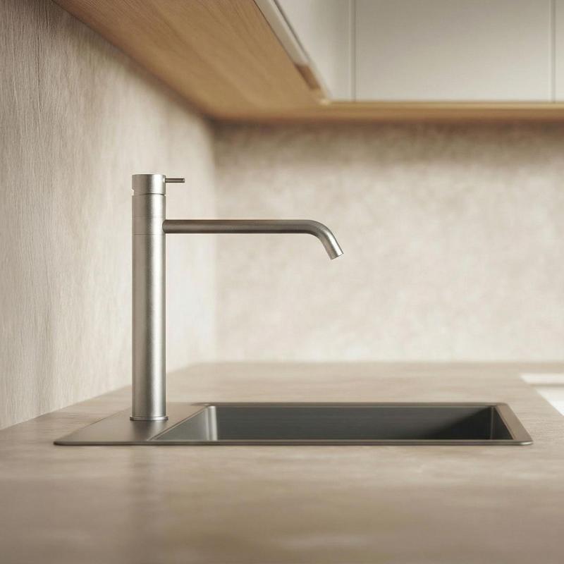 Waterevolution Flow misturador de cozinha PVD Gun Metal T150GME