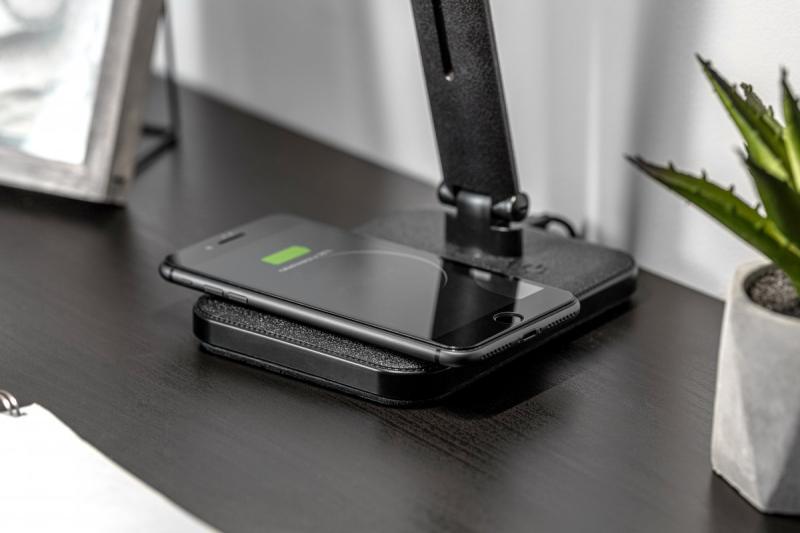 Decor IZUKA lâmpada de mesa LED 6W 400lm AC220-240V 50/60Hz CCT carregador indutivo preto. 1208962497