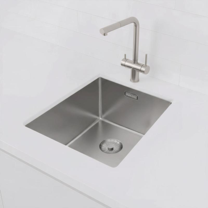 Pure.Sink Prestige em aço inoxidável 34x40 cm com raio de 10mm para instalação inferior, nivelada e superior PPG3440-02.