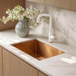 Quadri Stamford Torneira de Cozinha Branca com Acabamento de Cobre PVD com Bica Giratória Angular 1208967700