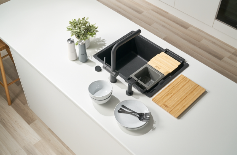 Franke Conjunto de Acessórios Universais All-In Set 2 - Tábua de Corte, Bandeja de Plástico, Recipiente de Plástico e Ponte Telescópica 112.0655.482