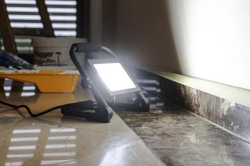 NELI Refletor Portátil, LED, 30W, 2700lm, 6400K, AC220-240V, IP65, cabo de 1,5m