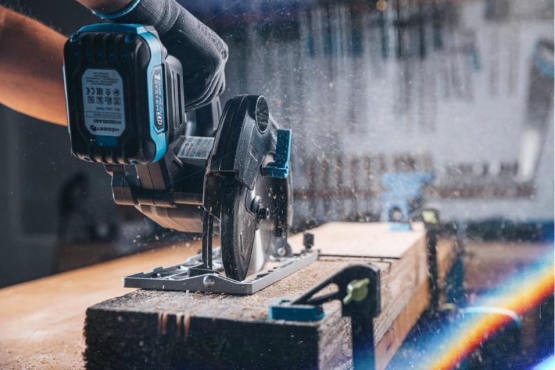 HÖGERT serra circular a bateria, 18V, sem bateria, conexão para aspirador de pó