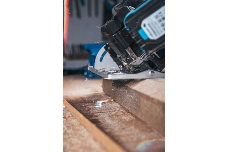 HÖGERT serra circular a bateria, 18V, sem bateria, conexão para aspirador de pó