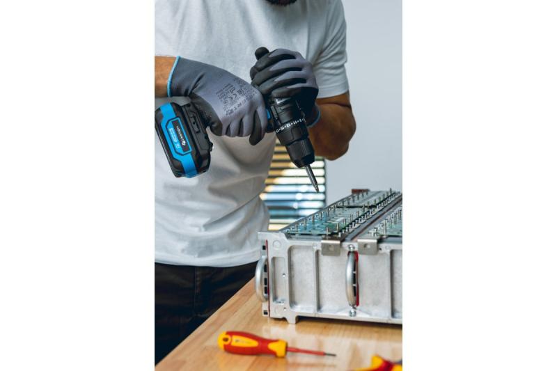 HÖGERT furadeira a bateria 18V, conjunto com bateria, carregador, suporte para bits, caixa de brocas.