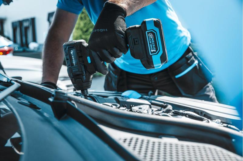 HÖGERT Ferro de engomar a bateria sem escovas 18V, conjunto com bateria, carregador e acessórios