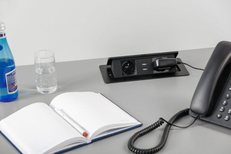 Cabo de extensão para secretária SOFT 2x tomada com ligação à terra, USB 2.1A, cabo de alimentação com ficha, preto