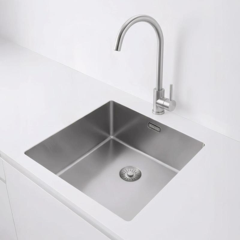 Pure.Sink Exclusivo pia RVS 40x40 cm raio de 10mm para embutir, instalação nivelada e sobreposição PEX4040-02