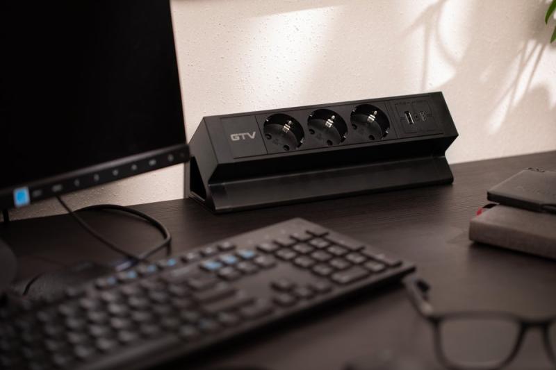 Tomada para móveis BASCO, 3xSHUKO, USB A+C, cabo 1,5 m, preto