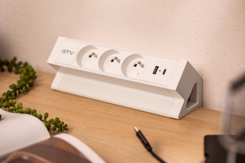 Tomada de móveis Basco, 3 x tomadas com aterramento, USB A+C, cabo de 1,5m, branco com montagem