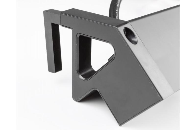 Tomada de móveis Basco, 3 x tomadas com aterramento, USB A+C, cabo de 1,5m, preto com montagem