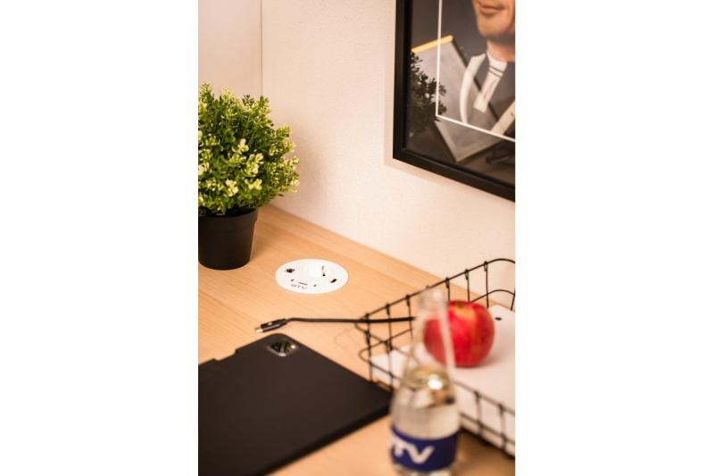 Tomada de Móveis RONDO, 1xSCHUKO, 1xUSB-A, 2xUSB-C, HDMI, cabo RJ45 1,5 m, branco