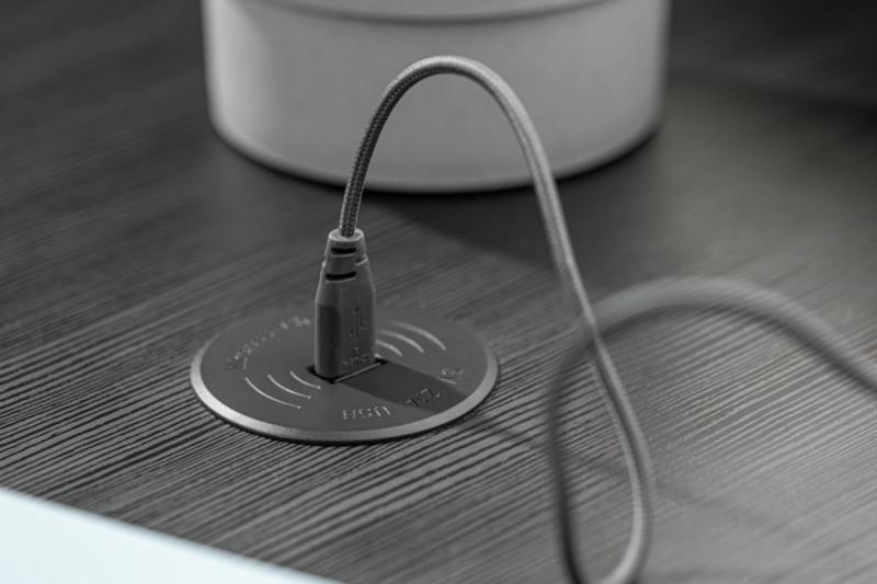 Dispositivo de carregamento sem fio com carregamento rápido, embutido, preto