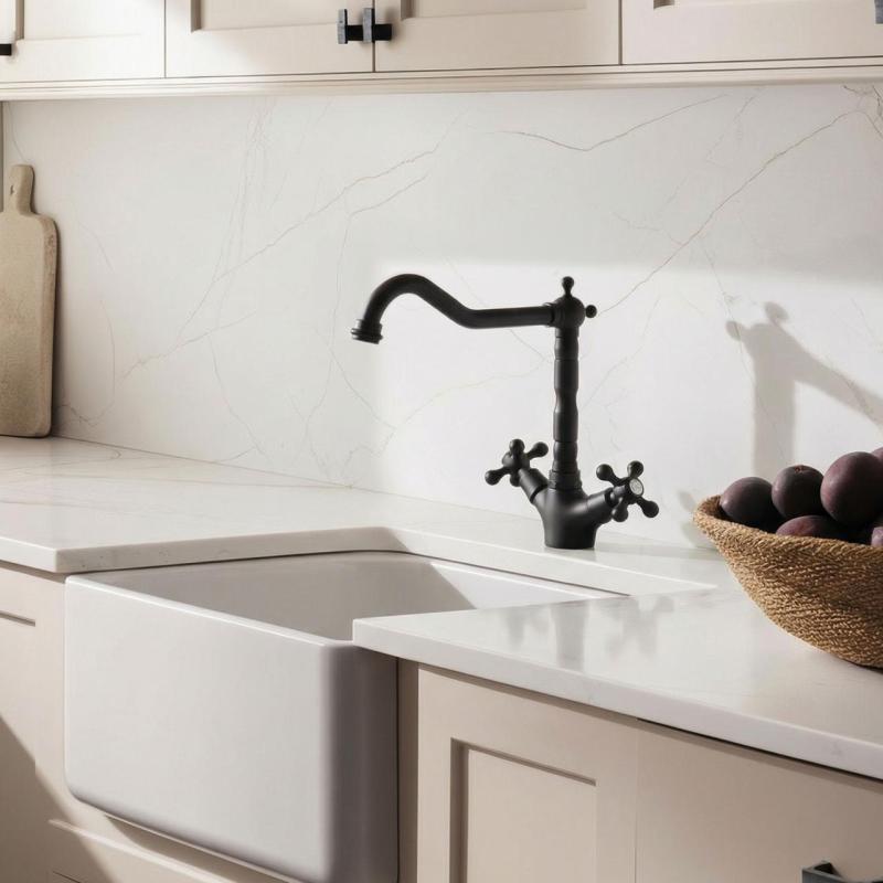 Aquanello Heritage Ascot Torneira de cozinha clássica e nostálgica, preta com bico em ângulo BL-4002-HA