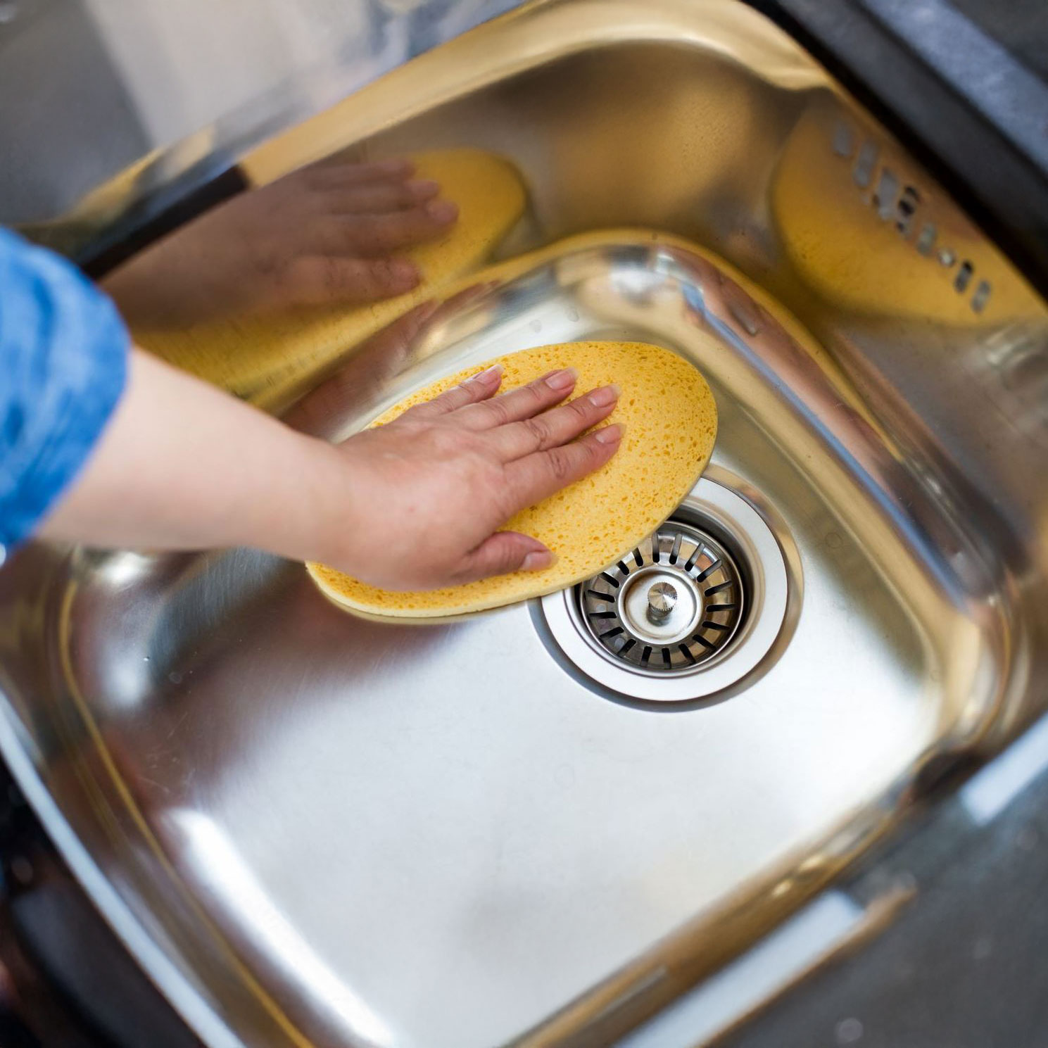 Guia de Manutenção e Limpeza para Pias e Bancadas de Aço Inox